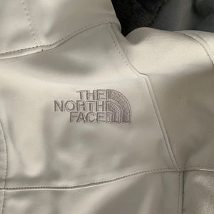 size medium north face jacket